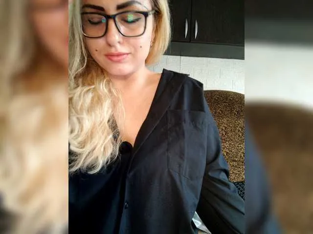 Live sex webcam photo for SatinUrban #276453912
