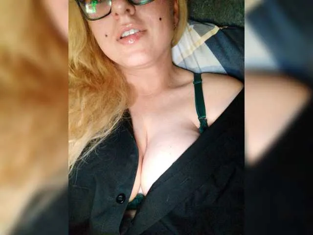 Live sex webcam photo for SatinUrban #276476840