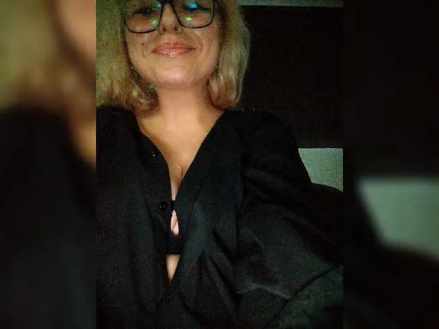 Live sex webcam photo for SatinUrban #277020422