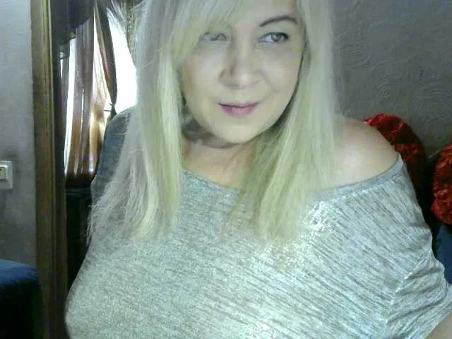 Live sex webcam photo for Savan35na #290606180