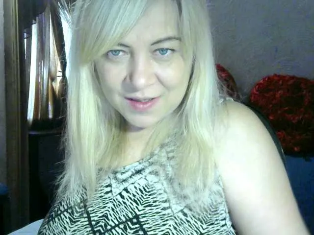 Live sex webcam photo for Savan35na #290749125