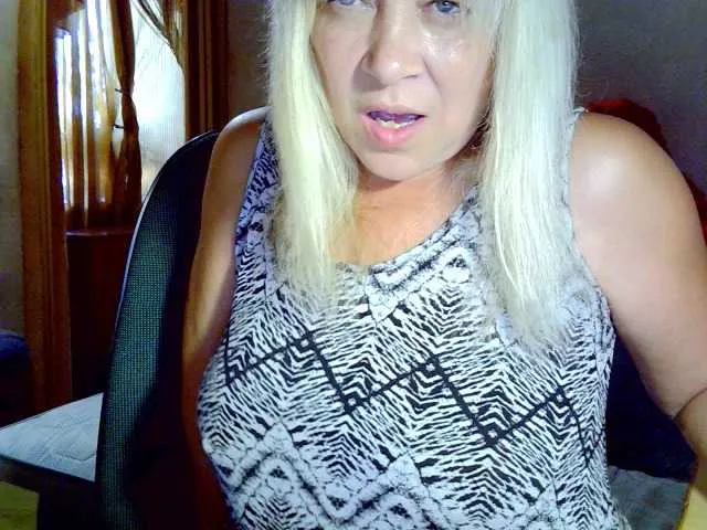 Live sex webcam photo for Savan35na #291587300