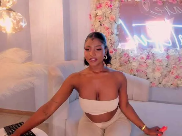 Live sex webcam photo for SavannahStorm #289928084