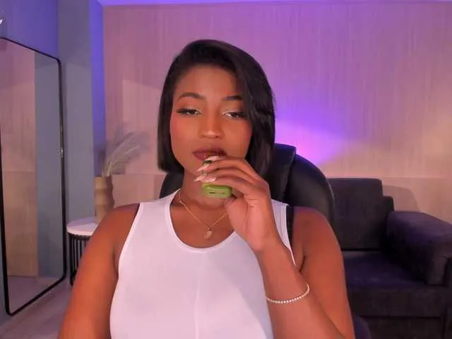 Live sex webcam photo for SavannahStorm #291030179