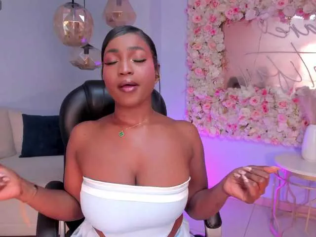 Live sex webcam photo for SavannahStorm #291154422