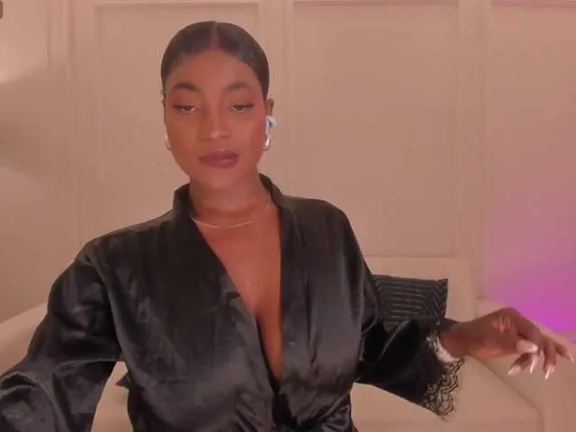 Live sex webcam photo for SavannahStorm #291643352