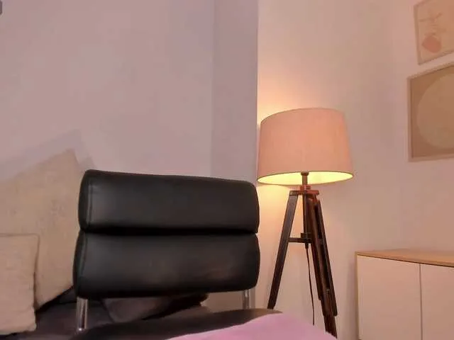 Live sex webcam photo for SavannahStorm #292139851