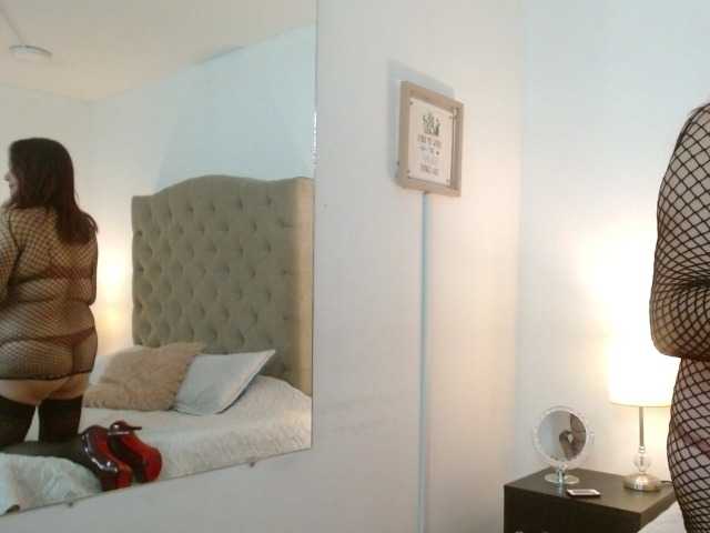 Live sex webcam photo for Savannahh #277933220