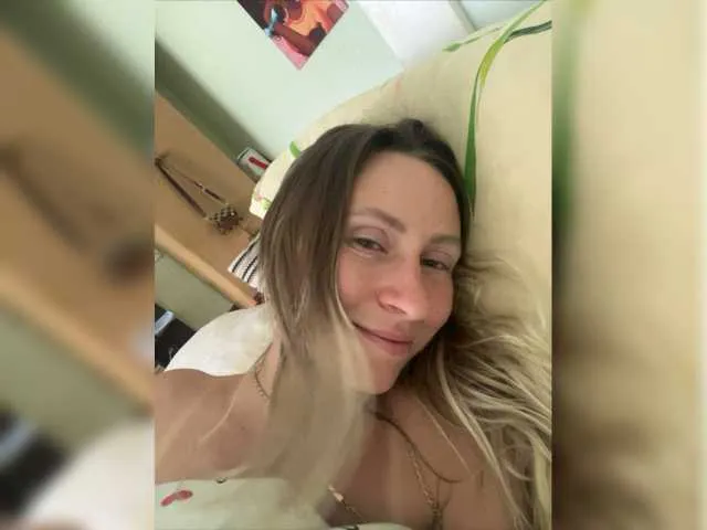 Live sex webcam photo for Saveta #278004691
