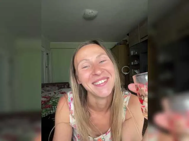 Live sex webcam photo for Saveta #291307542