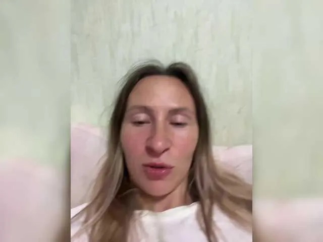 Live sex webcam photo for Saveta #291396335
