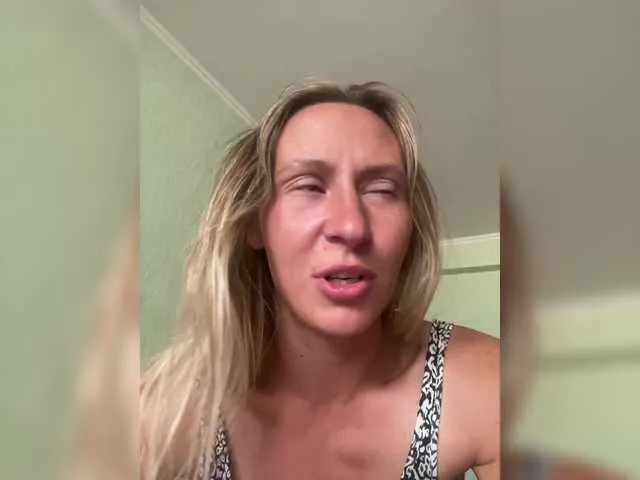Live sex webcam photo for Saveta #291707746
