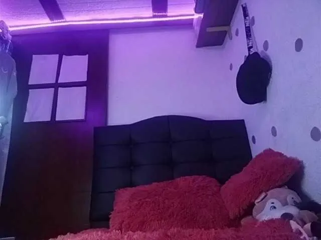 Live sex webcam photo for SayitaMonroe #274509946