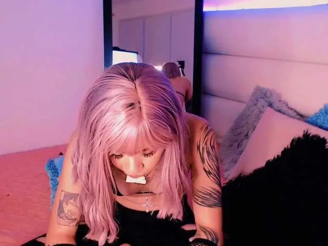 Live sex webcam photo for Scarlatta-Sno #274420686