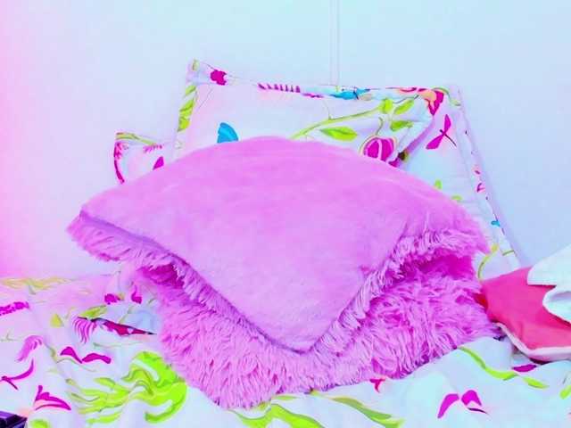 Live sex webcam photo for ScarleetLiz #272193964