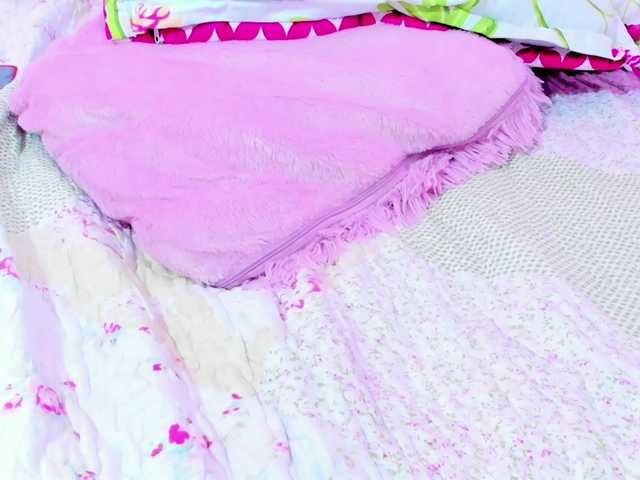 Live sex webcam photo for ScarleetLiz #272323328