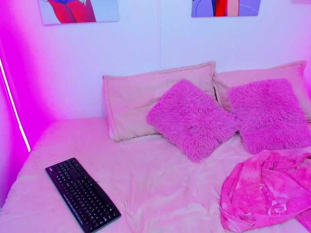 Live sex webcam photo for ScarleetLiz #272489361