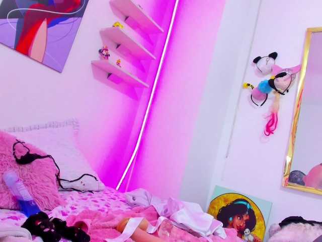 Live sex webcam photo for ScarleetLiz #272688926