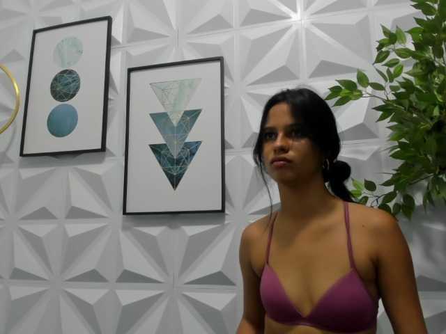 Live sex webcam photo for Scarlet-Thomp #273814719