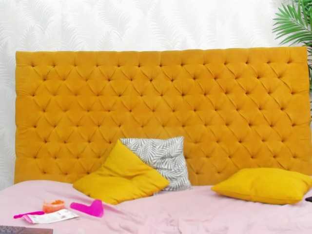 Live sex webcam photo for Scarlet-Thomp #274023636