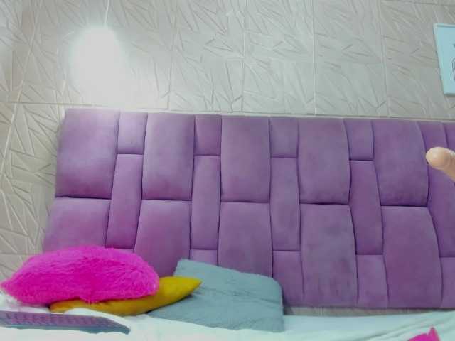 Live sex webcam photo for Scarlet-Thomp #274415698