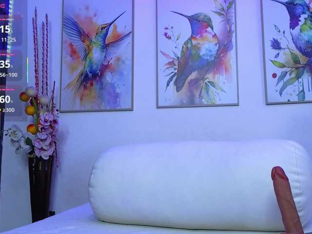 Live sex webcam photo for ScarletDesire #292182732