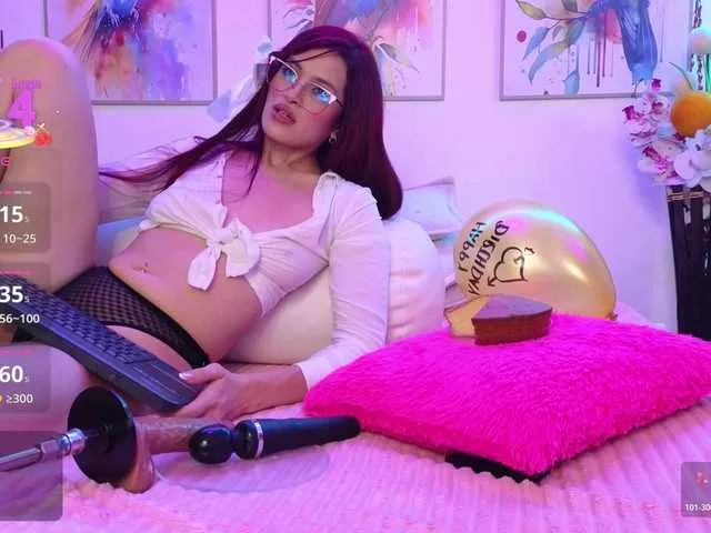 Live sex webcam photo for ScarletDesire #292356061