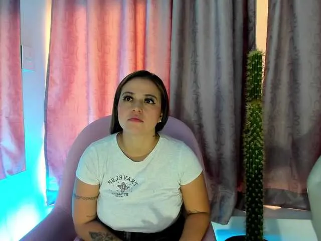 Live sex webcam photo for ScarletQueen #272577996