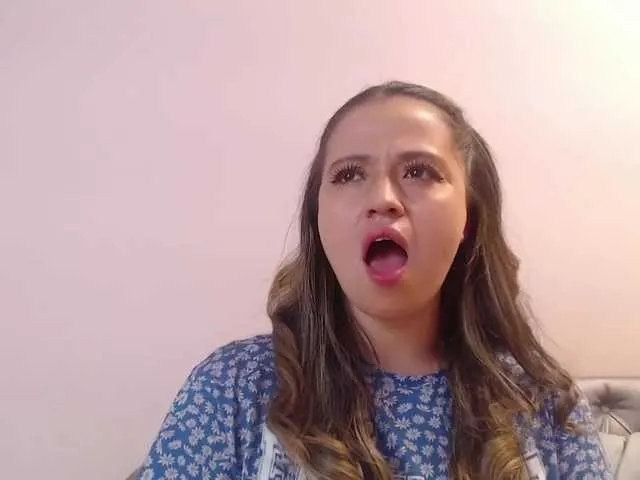 Live sex webcam photo for ScarletQueen #272749456