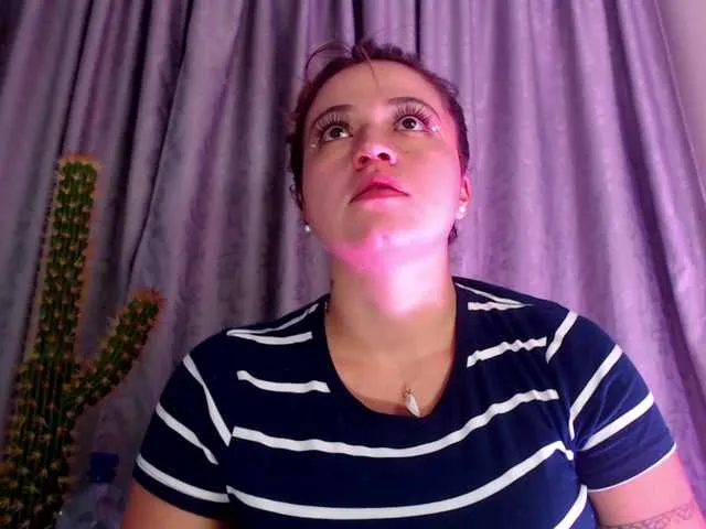 Live sex webcam photo for ScarletQueen #272813811