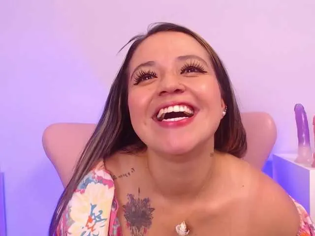 Live sex webcam photo for ScarletQueen #272889416