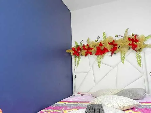 Live sex webcam photo for ScarlethJay #271939398