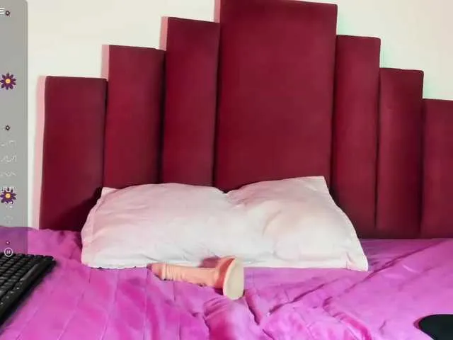 Live sex webcam photo for Scarlett- #277257733