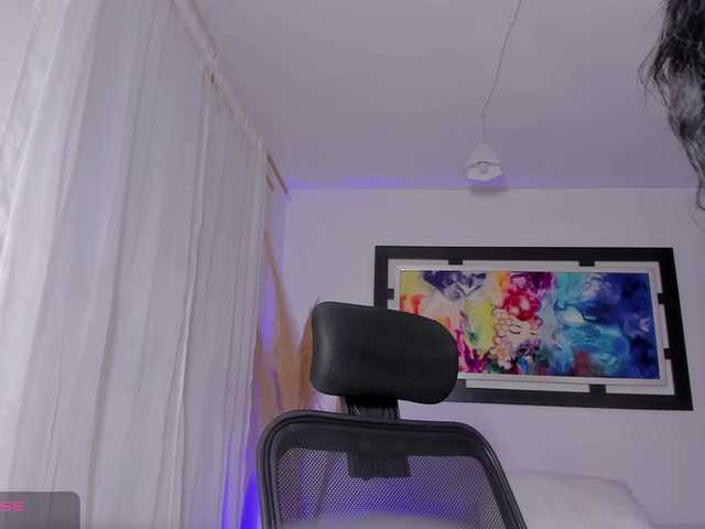 Live sex webcam photo for Scarlett19 #291209375