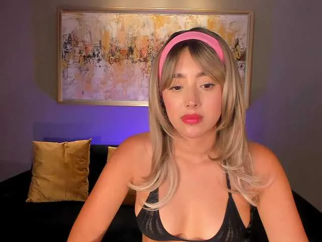 Live sex webcam photo for ScarlettBlaze #293753717