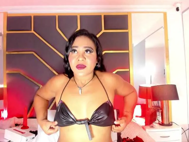 Live sex webcam photo for ScarlettHot #290581849