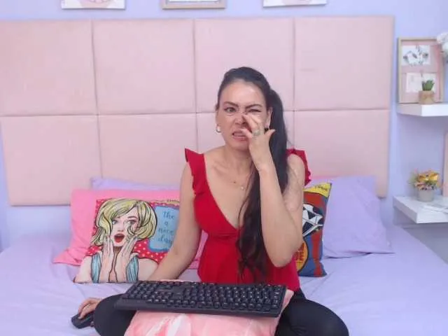 Live sex webcam photo for ScarlettPretty #276803680