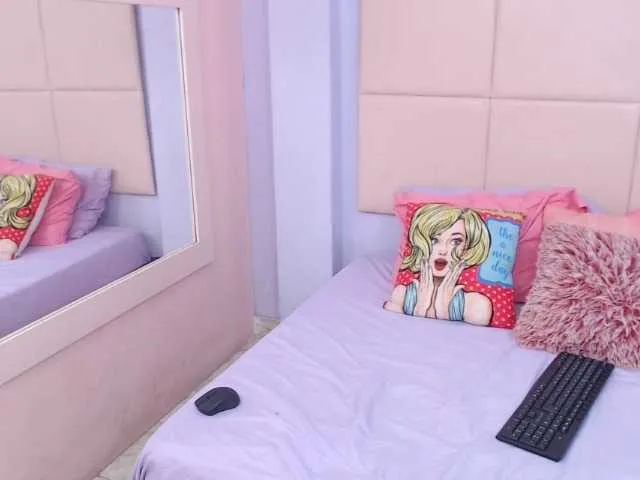 Live sex webcam photo for ScarlettPretty #276907974