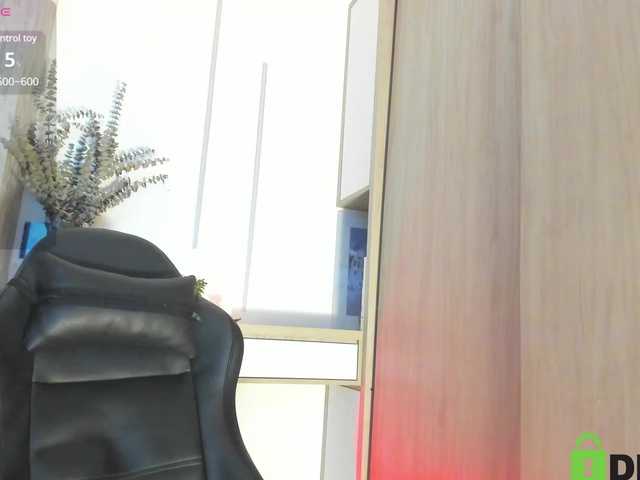 Live sex webcam photo for ScarlettSugar #291242679