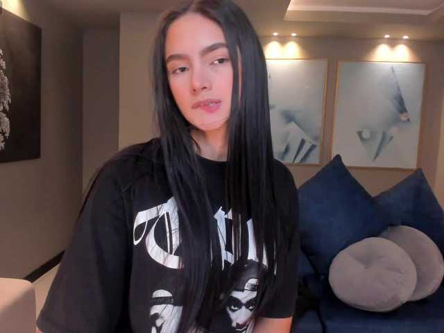 Live sex webcam photo for ScarlettSwan #288083756