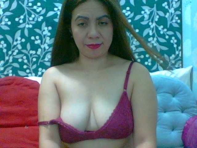 Live sex webcam photo for Scarletteb #271827681