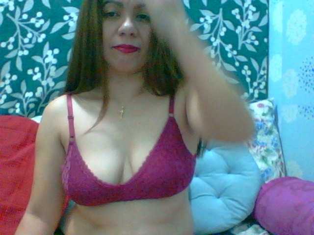 Live sex webcam photo for Scarletteb #271972625