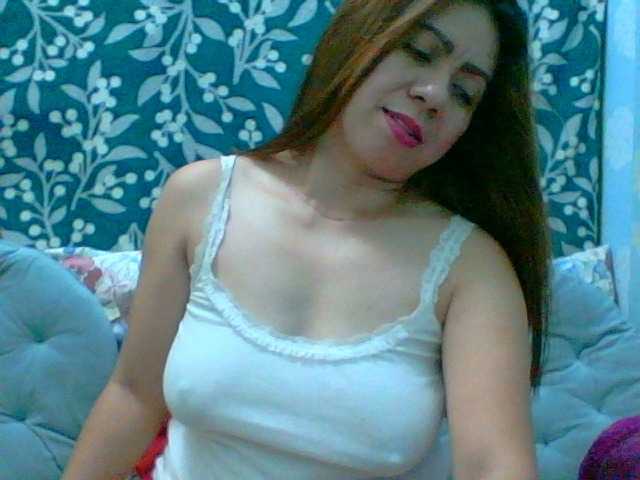 Live sex webcam photo for Scarletteb #273903999