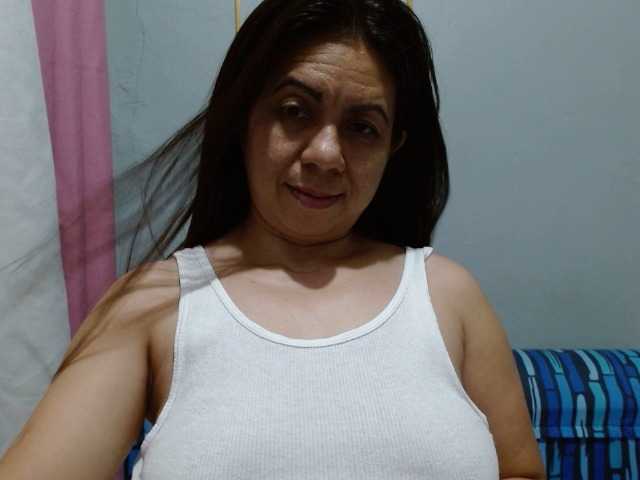 Live sex webcam photo for Scarletteb #291101423