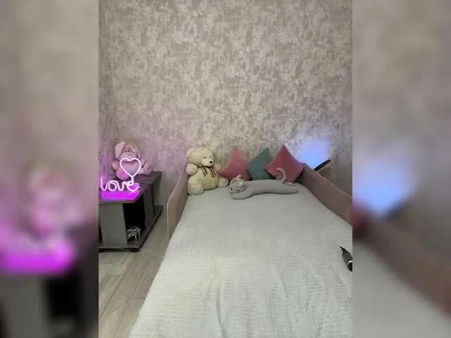 Live sex webcam photo for SeXXyMagic #291842184