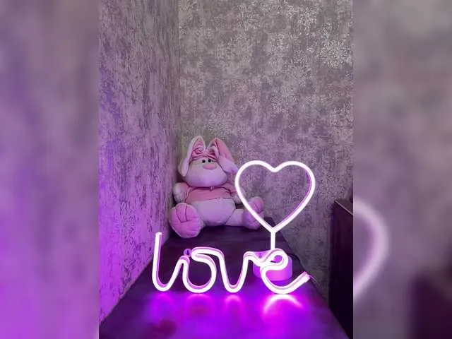 Live sex webcam photo for SeXXyMagic #292145174