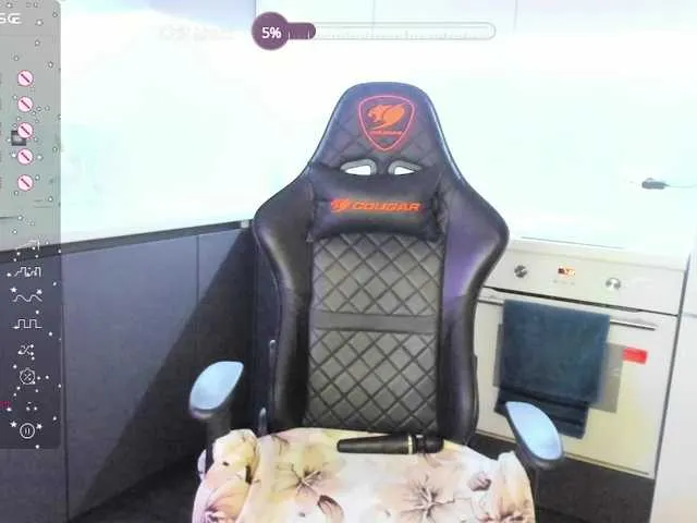 Live sex webcam photo for Secret-goddes #277466369