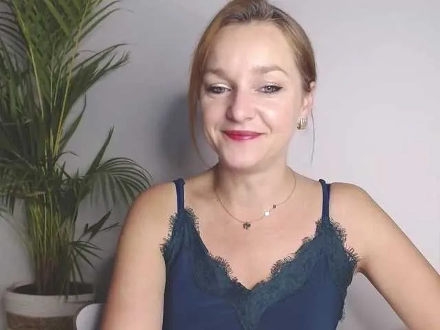 Live sex webcam photo for SecretAlicia #292133748