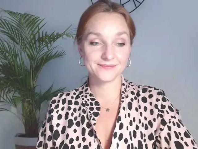 Live sex webcam photo for SecretAlicia #292408582