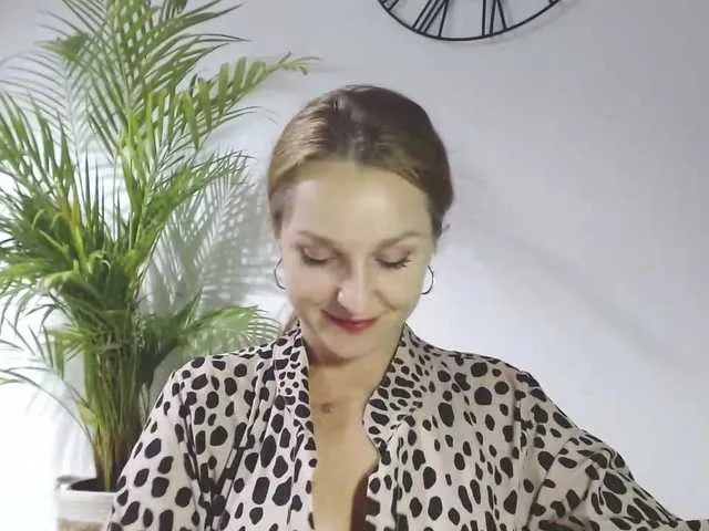 Live sex webcam photo for SecretAlicia #292441866